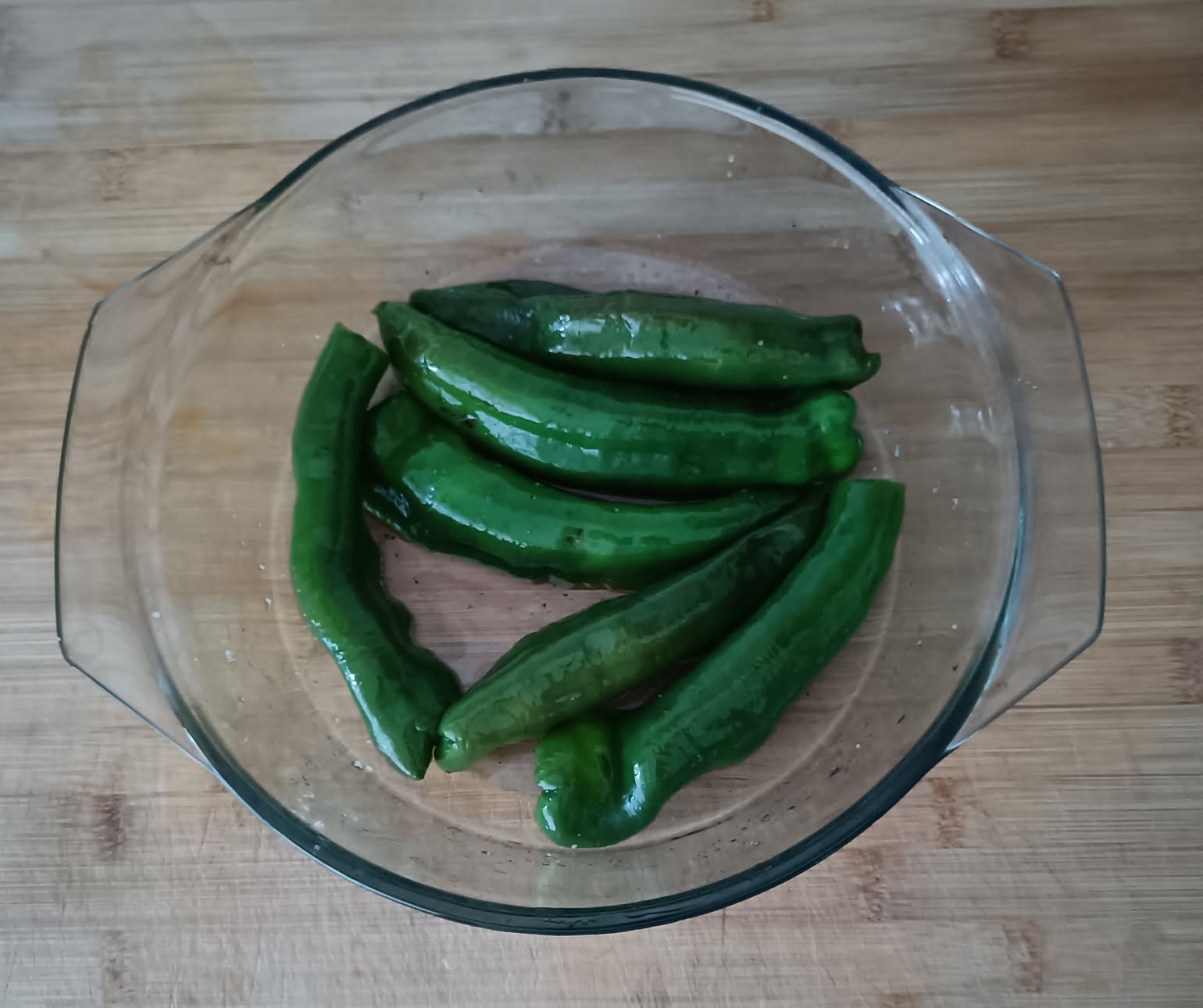 Pimientos verdes al horno vuelta