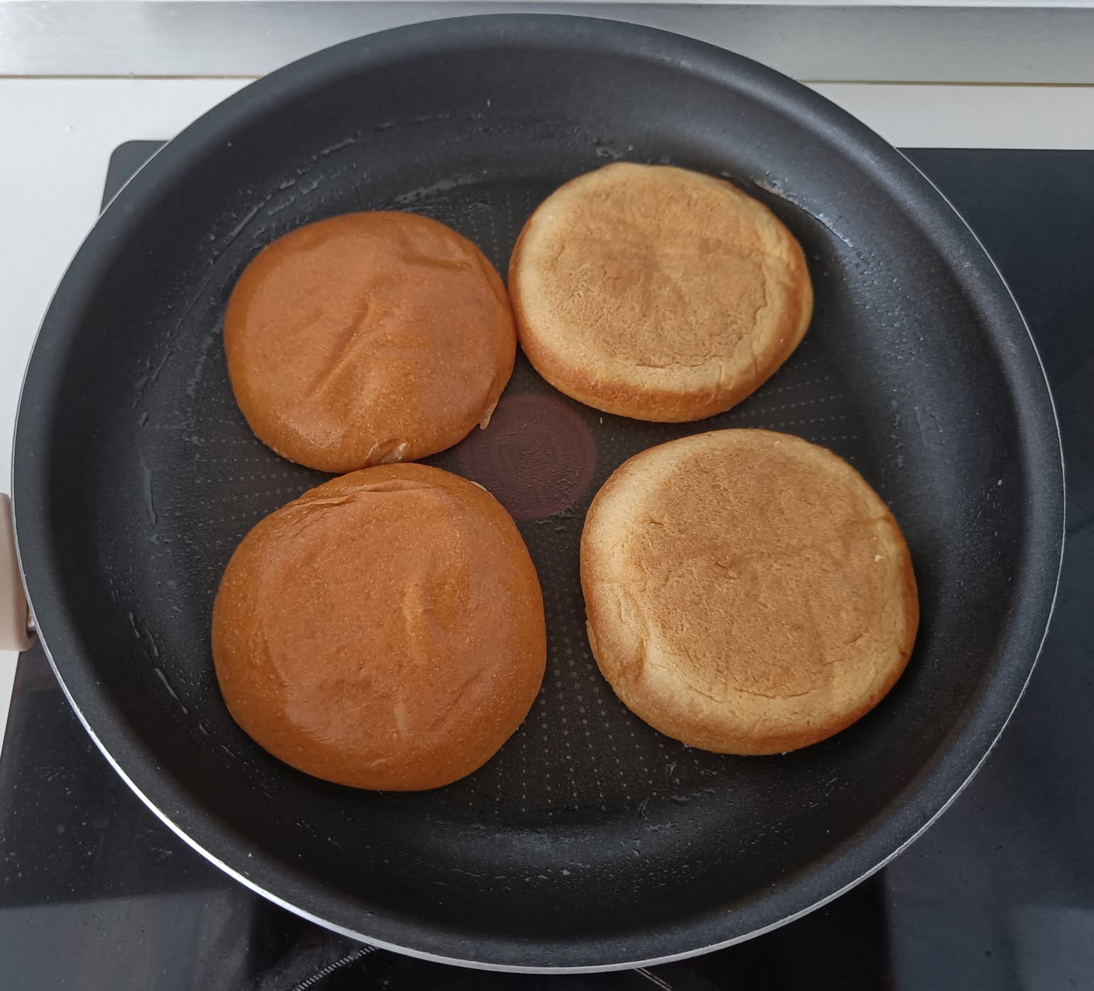 tostado pan hamburguesa con huevo